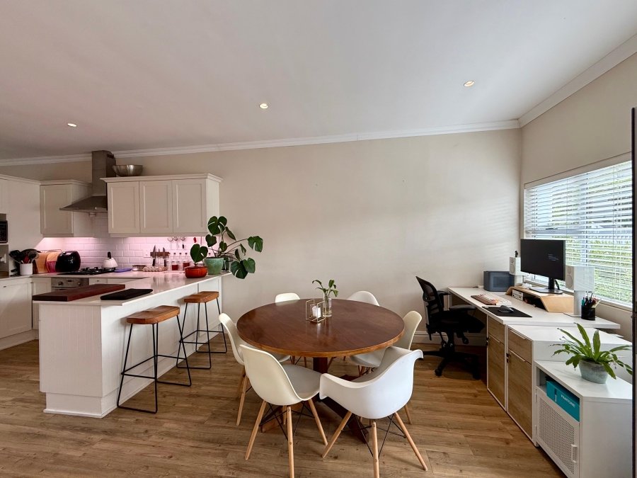 To Let 1 Bedroom Property for Rent in Harfield Village Western Cape